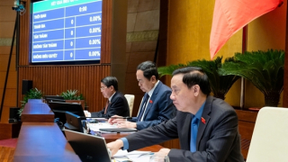 Quốc hội thống nhất chưa tăng tiền lương khu vực công, lương hưu, trợ cấp ưu đãi trong năm 2025