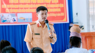 Sắc màu biên ải