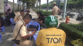 TP Hồ Chí Minh: Trong 1 giờ, CSGT xử lý hơn 30 trường hợp chạy xe máy quá tốc độ