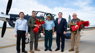 Việt Nam lên tiếng việc tiếp nhận 5 máy bay huấn luyện từ Mỹ