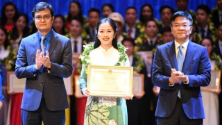 Ươm mầm văn chương từ nền giáo dục