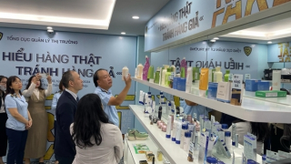 Mở cửa Phòng trưng bày “Hiểu hàng Thật - Tránh hàng Giả”