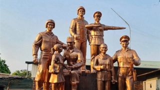 Tượng đài CAND “Vì bình yên cuộc sống” được đặt tại TP Hồ Chí Minh