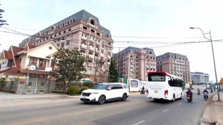 Khách sạn 5 sao đòi chuyển thành căn hộ lưu trú