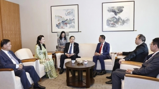 Chủ tịch Quốc hội Trần Thanh Mẫn đến Singapore, bắt đầu chuyến thăm chính thức Quốc đảo Sư tử