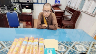 Giả sư đi bán nhang, kêu gọi từ thiện để trục lợi