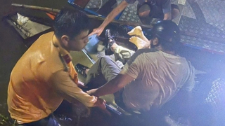 Công an cơ sở ở Thừa Thiên Huế kịp thời cứu nhiều người dân giữa dòng lũ xiết