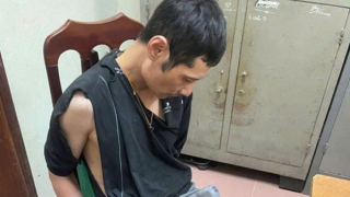 Vì mâu thuẫn, hàng xóm đâm thầy giáo tử vong