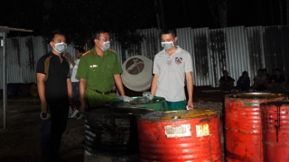 Điều tra làm rõ trách nhiệm vụ lò tái chế nhớt thải quy mô lớn trong rừng cao su