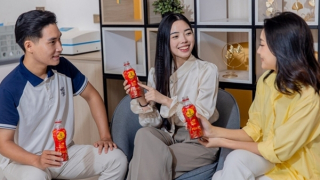 Nhiều người trẻ làm việc xuyên đêm tại các “xưởng deadline 24h” ngày cuối năm