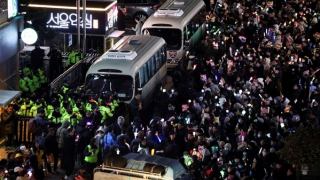 Cảnh sát Hàn Quốc khám xét văn phòng Tổng thống, bắt giữ thêm nhiều quan chức