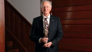 Chủ nhân giải thưởng chính Vinfuture 2024 nhận giải thưởng Nobel Vật Lý 2024