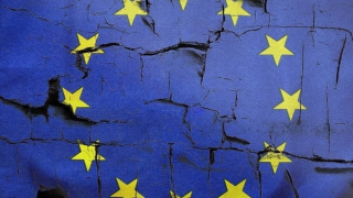 Bấp bênh trục Pháp - Đức, châu Âu chao đảo