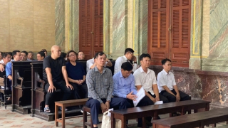 "Phù phép" tài sản của Nhà nước thành tài sản tư nhân, nhiều cán bộ hầu tòa