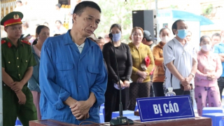 Thuyền trưởng tổ chức đưa người vượt biên trái phép đánh bắt thủy sản lĩnh án tù