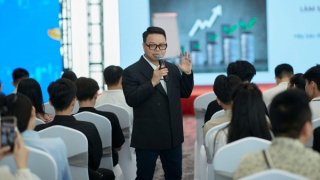 Vén màn kịch xa hoa của trùm lừa đảo