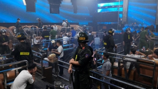 Đột kích bar HV, phát hiện 30 nam nữ dương tính với chất ma túy