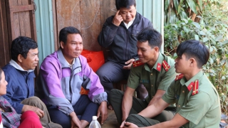 "Chủ nhật về làng" - Mô hình dân vận gần dân, giữ vững an ninh buôn làng