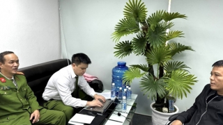 Bắt quả tang doanh nghiệp khai thác và kinh doanh nước ngầm trái phép