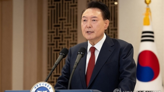 Từ chối trình diện thẩm vấn, Tổng thống Hàn Quốc có thể đối mặt bê bối mới