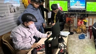 Triệt xóa nhiều ổ, nhóm đánh bạc qua mạng núp bóng quán cà phê