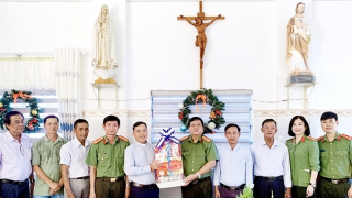 Đồng bào lương, giáo chung tay xây dựng quê hương