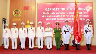 Trung tâm Huấn luyện và sử dụng động vật nghiệp vụ đón nhận Huân chương Chiến công hạng Ba