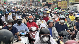 Thi công hơn 2 năm chưa xong 7km đường thường xuyên ùn tắc