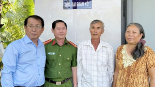 Công an tỉnh Sóc Trăng bàn giao nhà đại đoàn kết