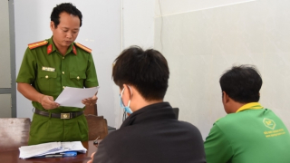 Một phụ huynh bị khởi tố vì giao xe cho con trai điều khiển