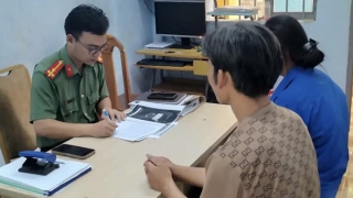 Bị Công an xã xử phạt, lên Facebook chửi bới, miệt thị