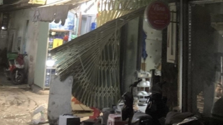 Ba đứa trẻ được cứu khỏi căn nhà trong hẻm phát hỏa lúc rạng sáng