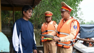 Nỗ lực giữ bình yên trên dòng kênh trăm năm