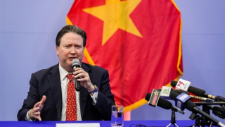 Đại sứ Marc Knapper dùng tiếng Việt để nói về sự chuyển mình trong quan hệ Hoa Kỳ-Việt Nam