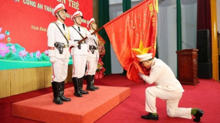 Công an tỉnh Ninh Bình tổ chức lễ tuyên thệ thành lập Công an TP Hoa Lư