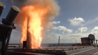 Mỹ điều tàu chiến, máy bay tập kích loạt mục tiêu Houthi ở Yemen