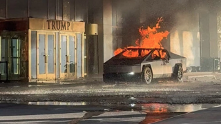 Tesla Cybertruck bất ngờ phát nổ bên ngoài khách sạn Trump, tài xế tử vong