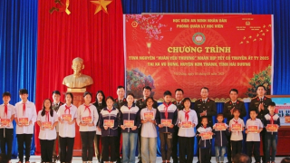 Học viện ANND mang "Xuân yêu thương" về với người dân nghèo Hải Dương
