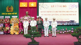 Police Department of centrally-run Hue City makes debut