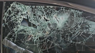 Thêm 2 vụ “nổi máu giang hồ” đập phá xe ô tô