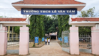 Vụ “treo” lương giáo viên huyện biên giới: Cách chức hiệu trưởng