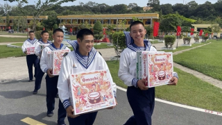 Omachi góp thêm không khí xuân nơi biển đảo Trường Sa