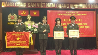 Phát triển khoa học công nghệ gắn kết chặt chẽ với phát triển công nghiệp an ninh