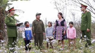 Nơi hoa đào nở sớm