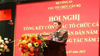 Minister Luong Tam Quang requests Department of Organization and Personnel to further renovate its working method