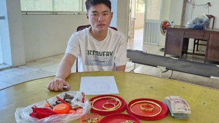 Đột nhập vào nhà từ ban công để trộm vàng