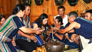 Một lần say men rượu cần...