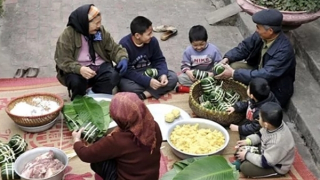 Tết non rồi Tết lại già