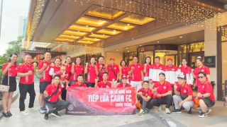 Cổ động viên “tiếp lửa” cho CLB Công an Hà Nội trên đất Philippines