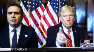 Ông Trump nói gì trong phiên tòa xử vụ liên quan ngôi sao phim người lớn?